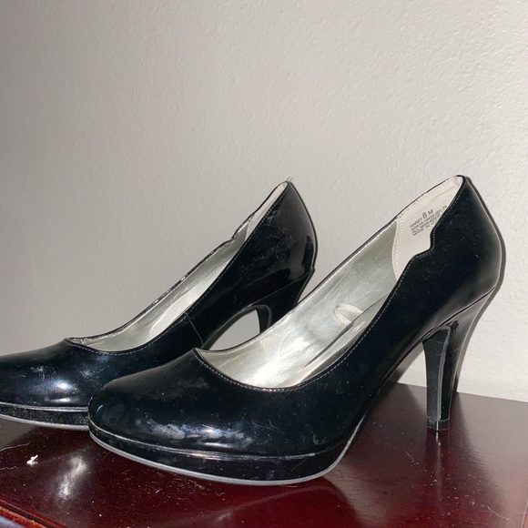 Black Pleather Pumps - Picture 4 of 4